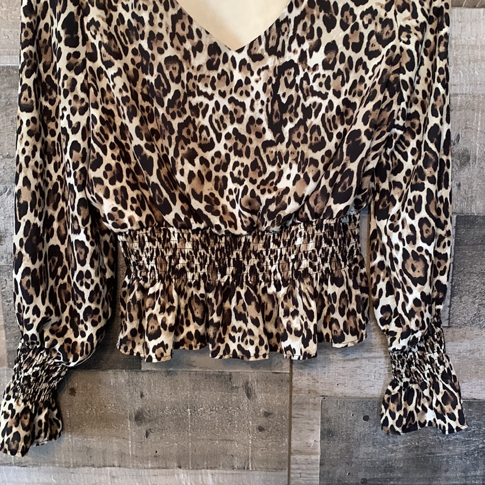 Shinestar Leopard Top - Picture 5 of 14